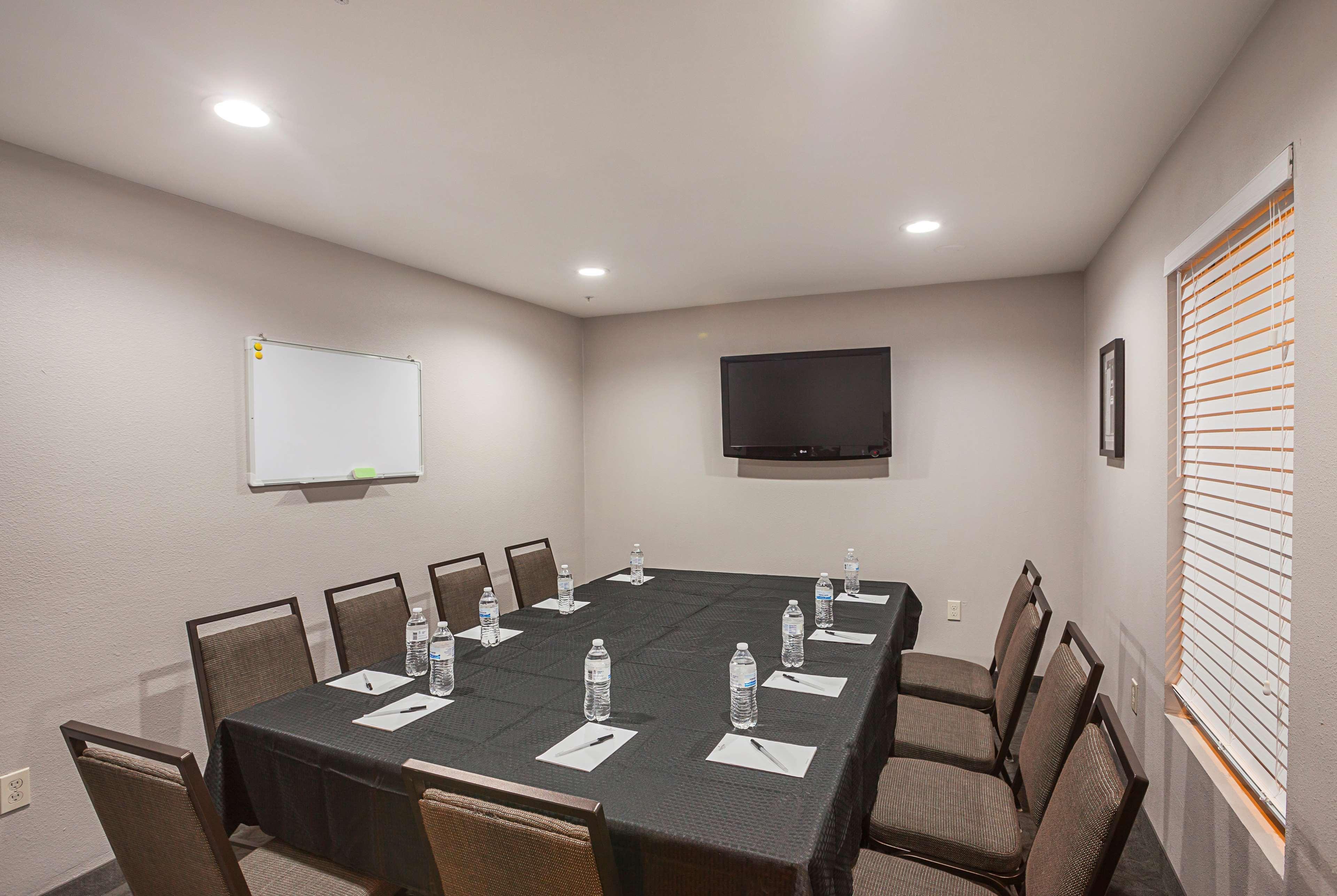 Hotel Country & By Radisson, Lewisville, Tx 2*