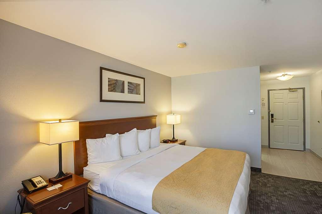 Hotel Country & By Radisson, Lewisville, Tx 2*
