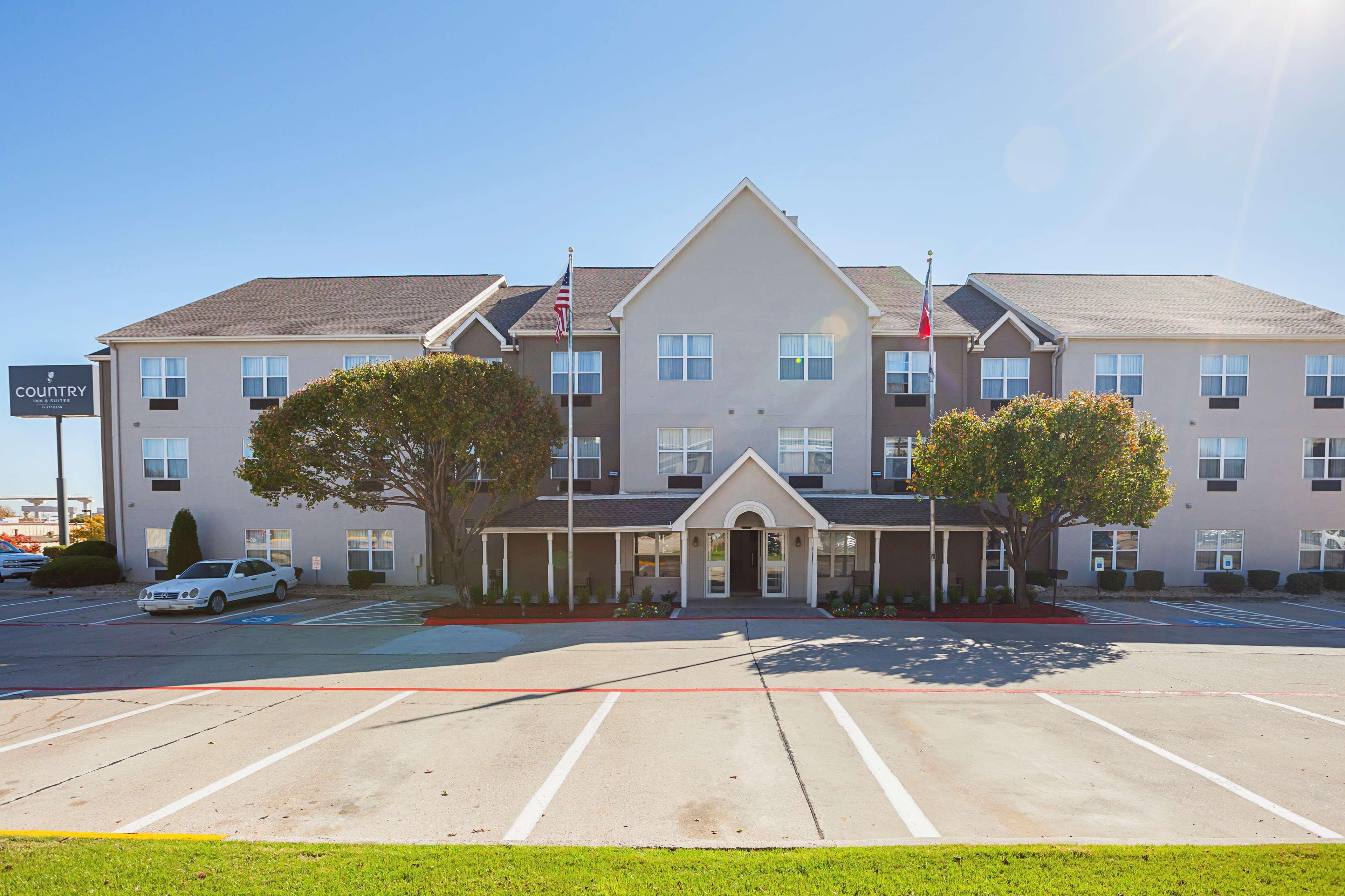 Country & By Radisson, Lewisville, Tx Hotel