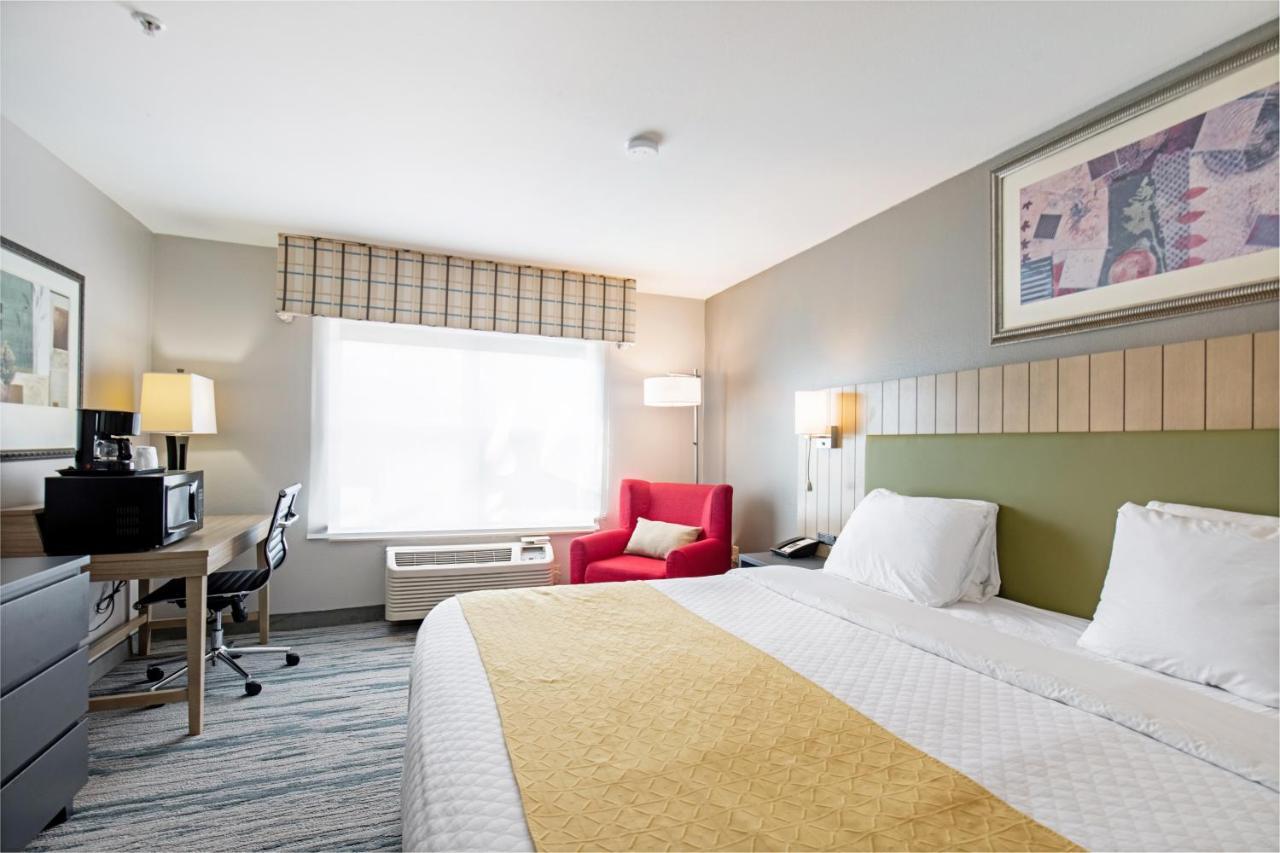 Country & By Radisson, Lewisville, Tx