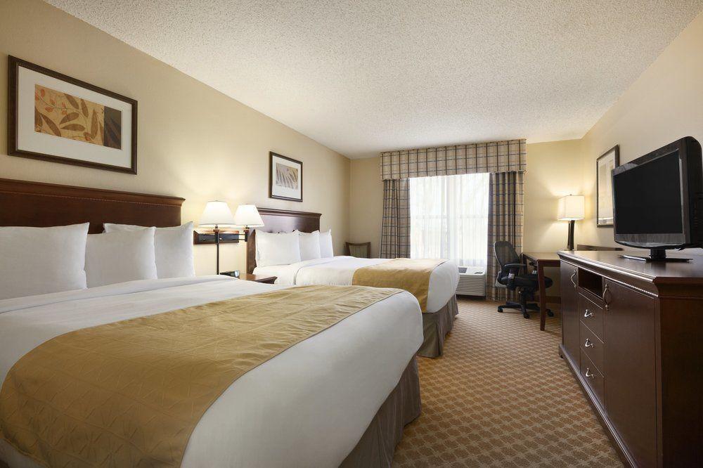 Hotel Country & By Radisson, Lewisville, Tx