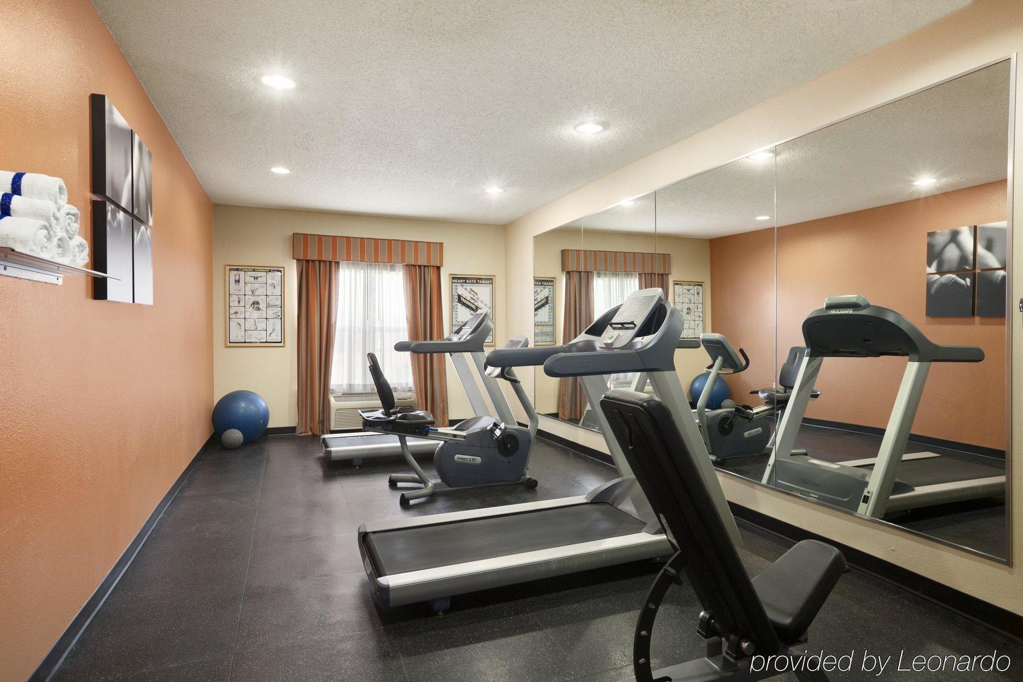 Hotel Country & By Radisson, Lewisville, Tx
