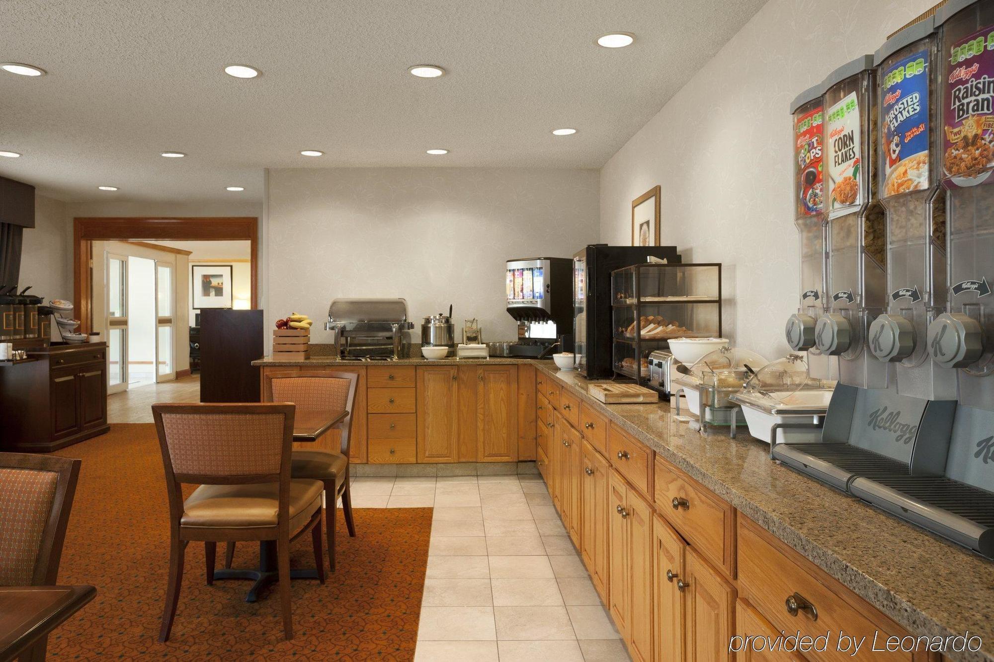 Hotel Country & By Radisson, Lewisville, Tx 2*