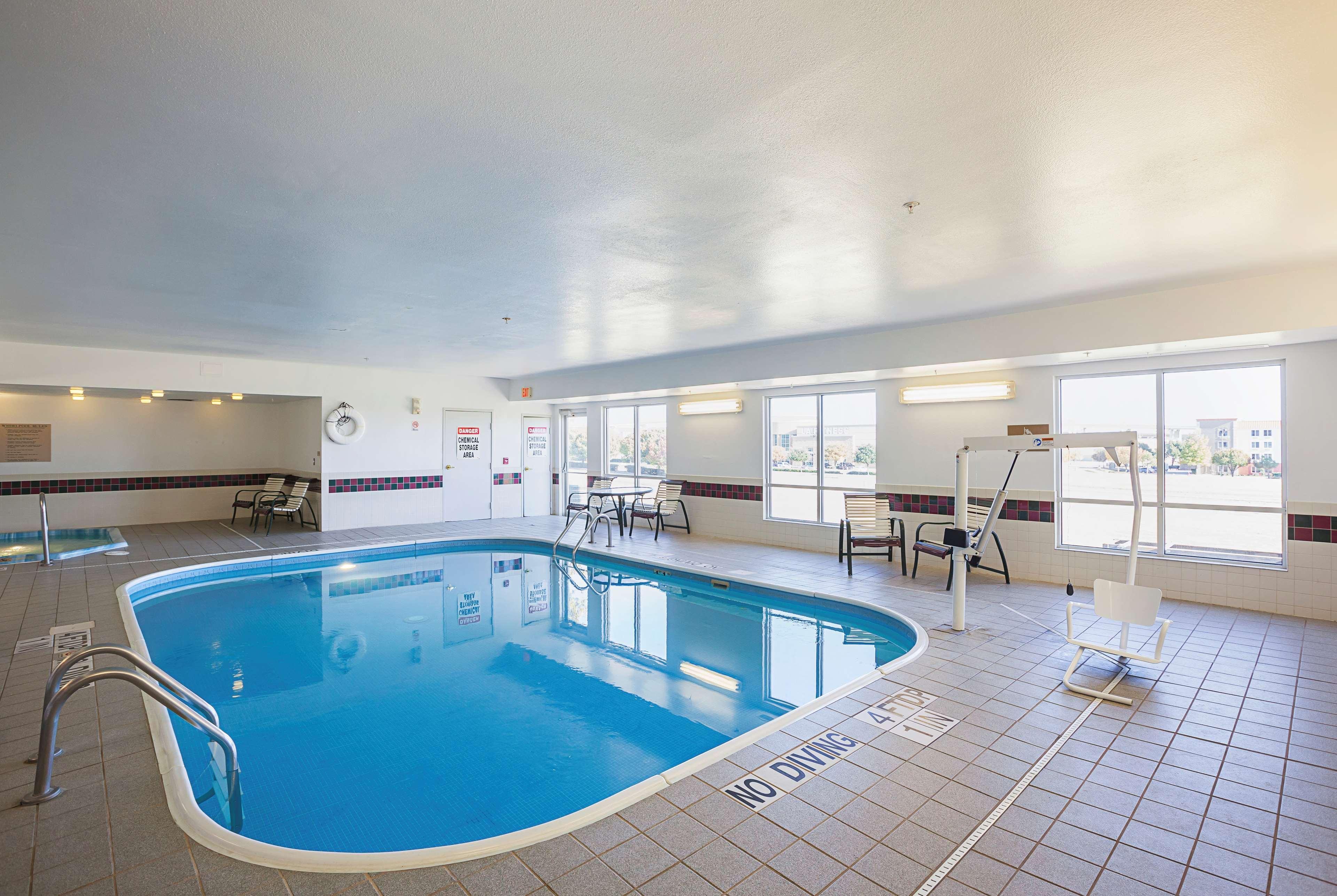 Country & By Radisson, Lewisville, Tx Hotel