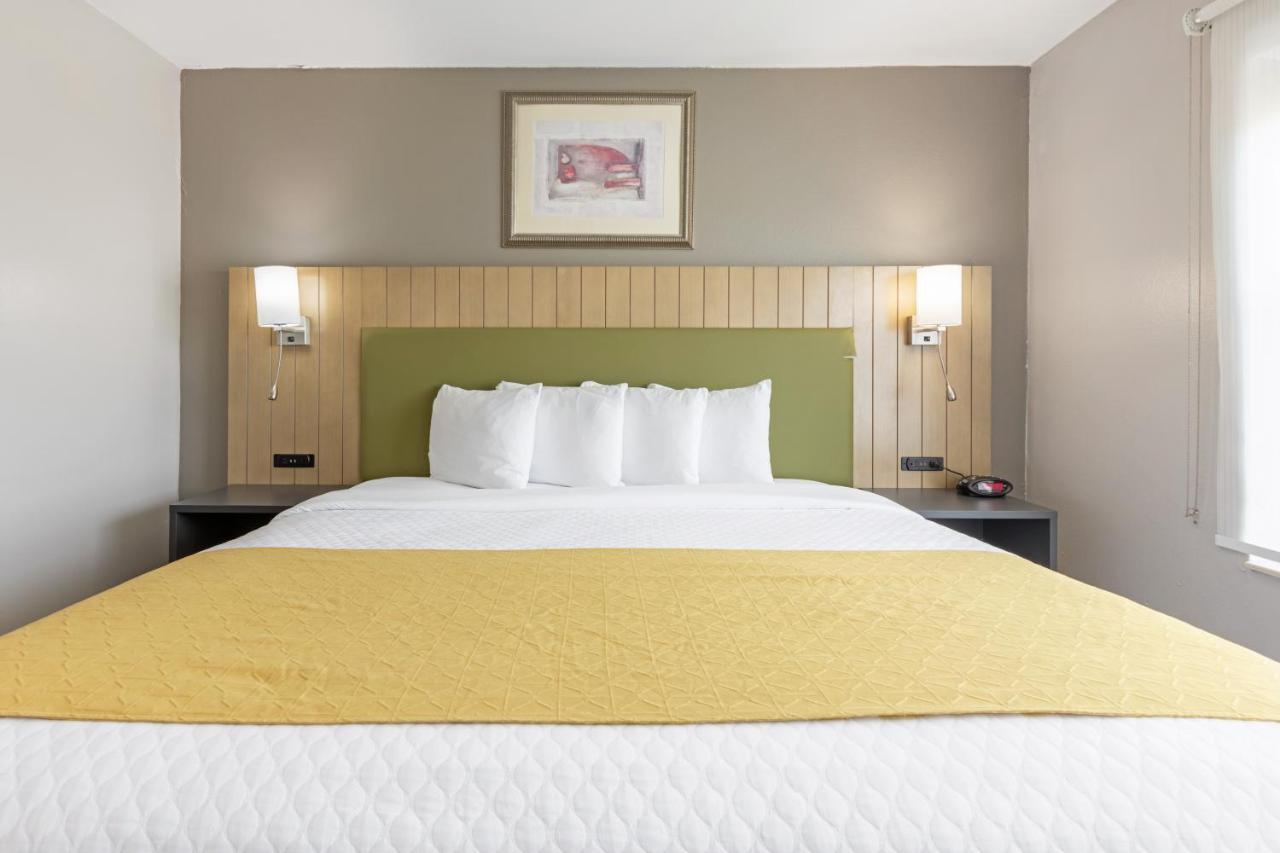 Country & By Radisson, Lewisville, Tx Lewisville
