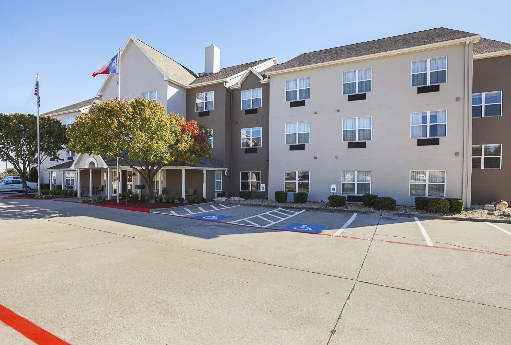 Hotel Country & By Radisson, Lewisville, Tx 2*